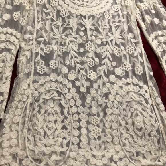 Beautiful lace tunic - Picture 2 of 6